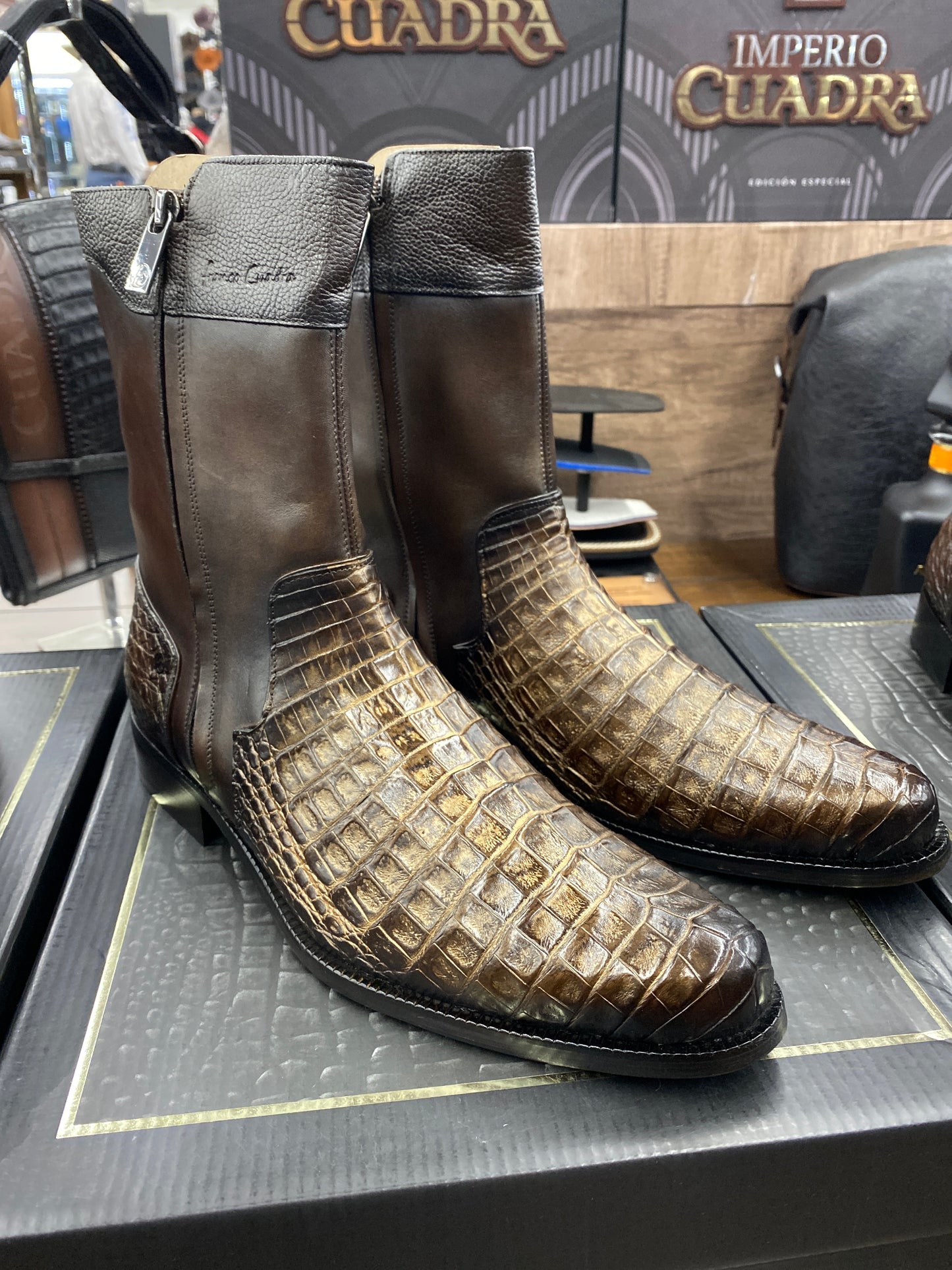 Cuadra Caimán Ternera Inca Oro FF424