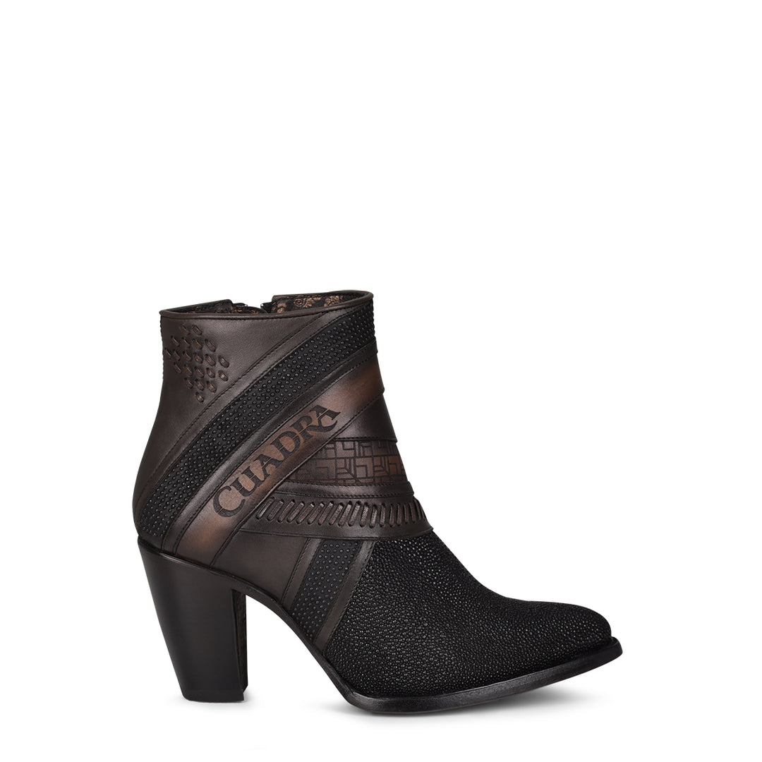 Black Stingray Laser & Woven Round Toe