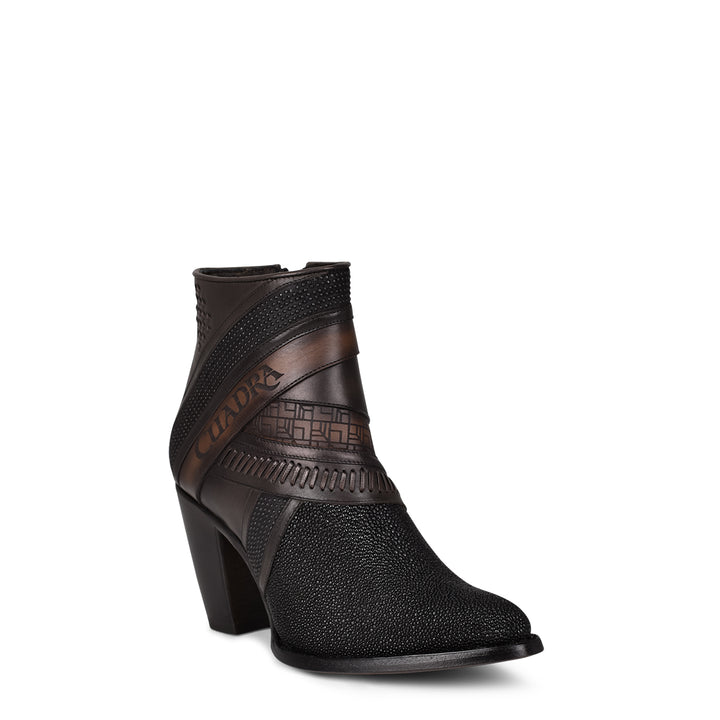 Black Stingray Laser & Woven Round Toe