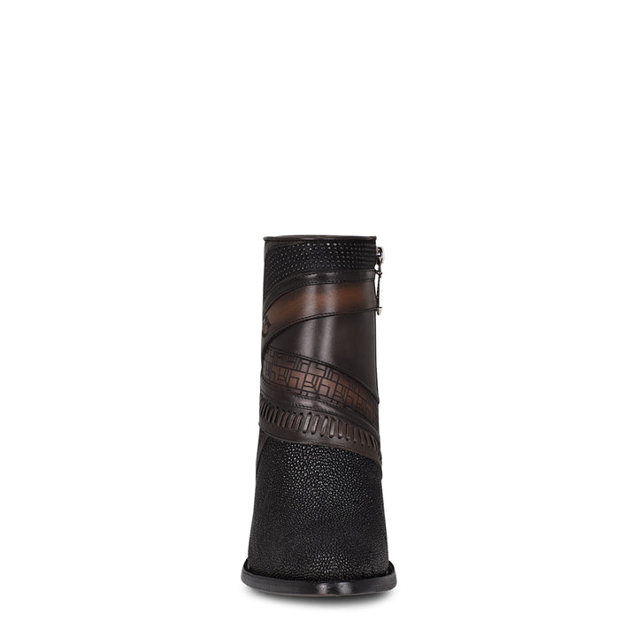 Black Stingray Laser & Woven Round Toe