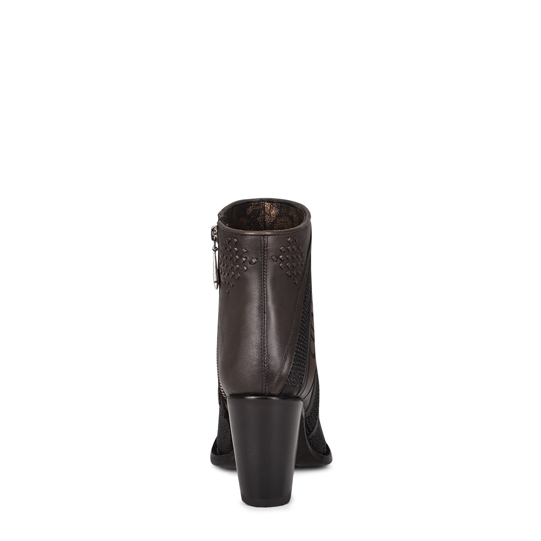 Black Stingray Laser & Woven Round Toe