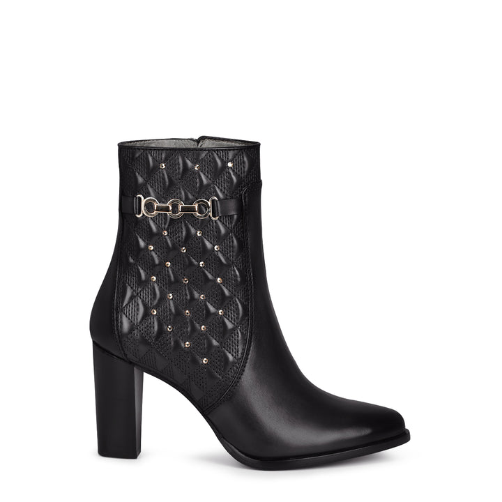 EMBROIDERY & STUDS FC582